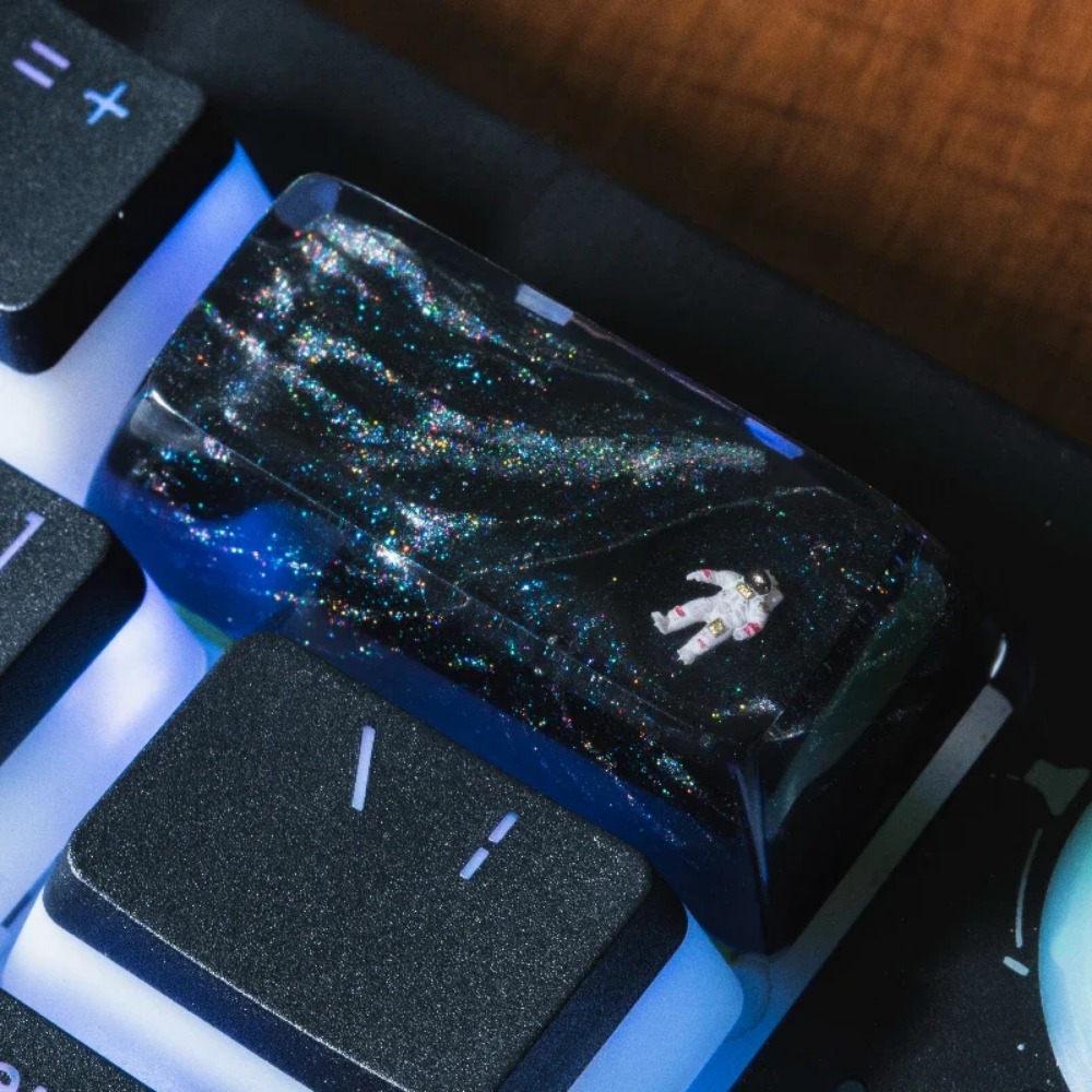 Artisan Keycap Astronaut Resin - đánh giá và giá Tech Gaming Accessories